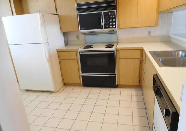 2nd image of 2601 Village Blvd #406, West Palm Beach, FL 33409 | MLS# R11161557