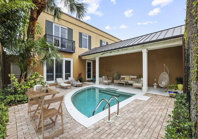 Homes for sale in Hobe Sound, FL | 11627 Se Florida Ave, Hobe Sound, FL 33455 | MLS# R11161591