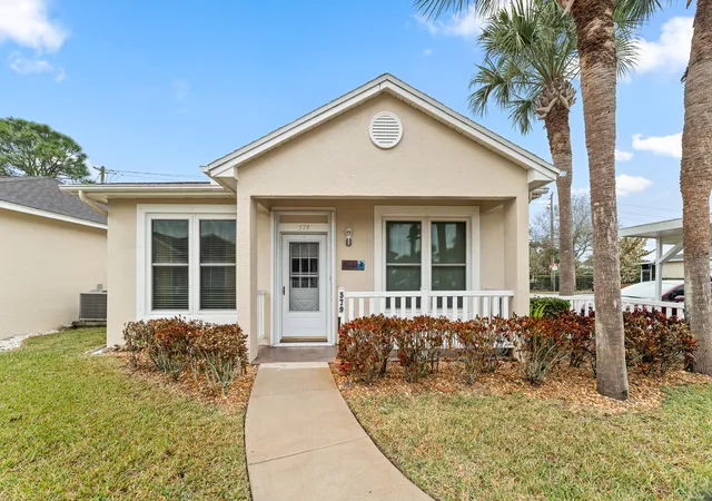 Homes for sale in Port St Lucie, FL | 579 Nw San Remo Cir, Port St Lucie, FL 34986 | MLS# R11161645