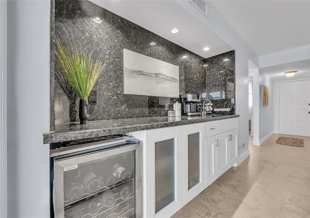 3rd image of 112 Lake Emerald Dr, Oakland Park, FL 33309