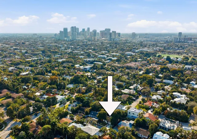Homes for sale in Fort Lauderdale, FL | 713 Ne 17th Rd, Fort Lauderdale, FL 33304 | MLS# F10550158