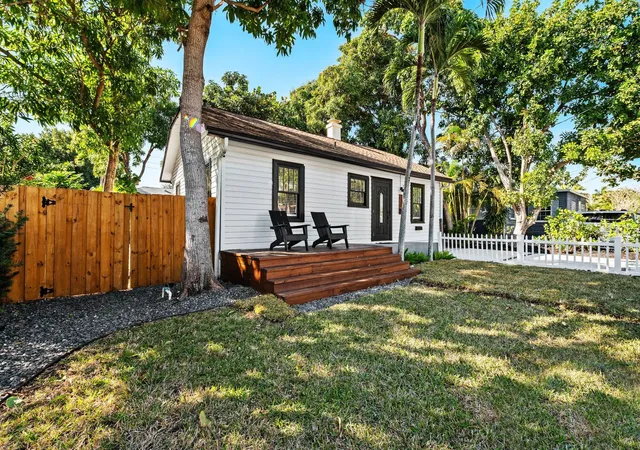 Homes for sale in Fort Lauderdale, FL | 713 Ne 17th Rd, Fort Lauderdale, FL 33304 | MLS# F10550158