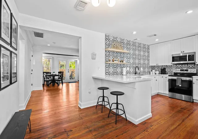 Homes for sale in Fort Lauderdale, FL | 713 Ne 17Th Rd, Fort Lauderdale, FL 33304 | MLS# F10550158