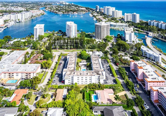 3rd image of 800 E Camino Real, Boca Raton, FL 33432