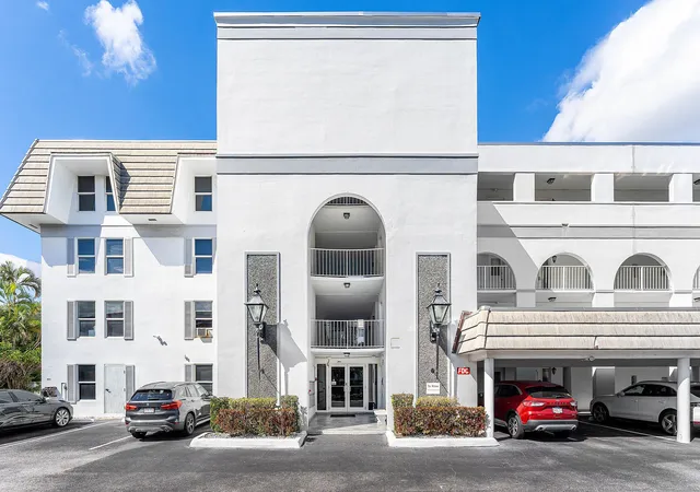 4th image of 800 E Camino Real, Boca Raton, FL 33432