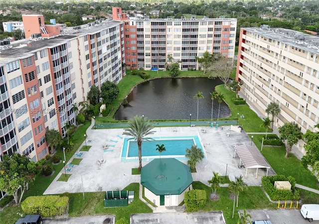 2nd image of 1750 Ne 191st St #507-1, Miami, FL 33179 | MLS# A11960368