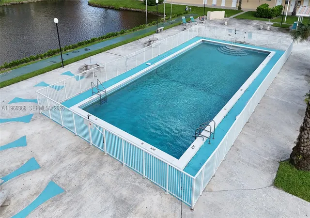 3rd image of 1750 Ne 191St St #507-1, Miami, FL 33179 | MLS# A11960368