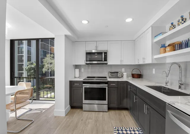 2nd image of 7754 Lakeside Blvd, Boca Raton, FL 33434