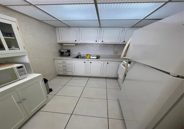 Homes for sale in Fort Lauderdale, FL | 2141 Ne 56th St #209, Fort Lauderdale, FL 33308 | MLS# F10551028