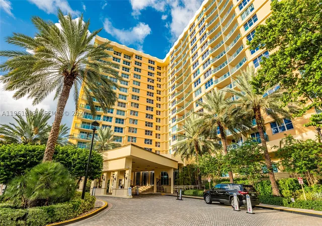 Photo 4 of Condo for sale at 2501 S Ocean Dr #1617, Hollywood, FL 33019 | MLS# A11961383 | Listing updated on 2026-10-09