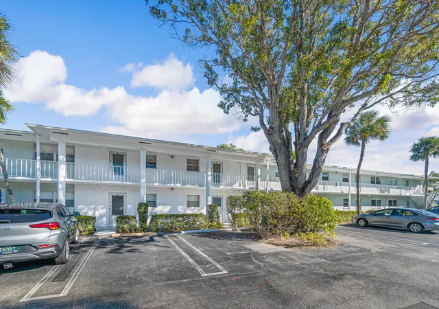 3rd image of 2700 Sw 22Nd Ave #1407, Delray Beach, FL 33445 | MLS# R11161991