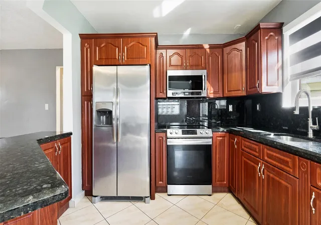 Homes for sale in Hollywood, FL | 3140 Sheridan Ln, Hollywood, FL 33021 | MLS# F10551115
