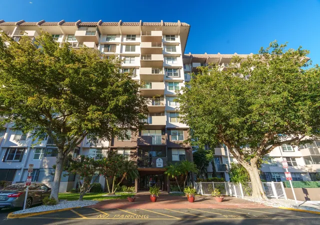 1st image of 777 S Federal Hy #811-d, Pompano Beach, FL 33062 | MLS# F10549293