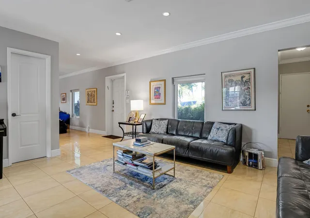 Homes for sale in Hollywood, FL | 4000 N 36Th Ave, Hollywood, FL 33021 | MLS# F10550247