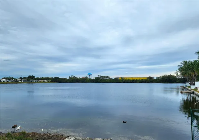 17th image of 2223 Park Ln #105, Hollywood, FL 33021 | MLS# F10548154