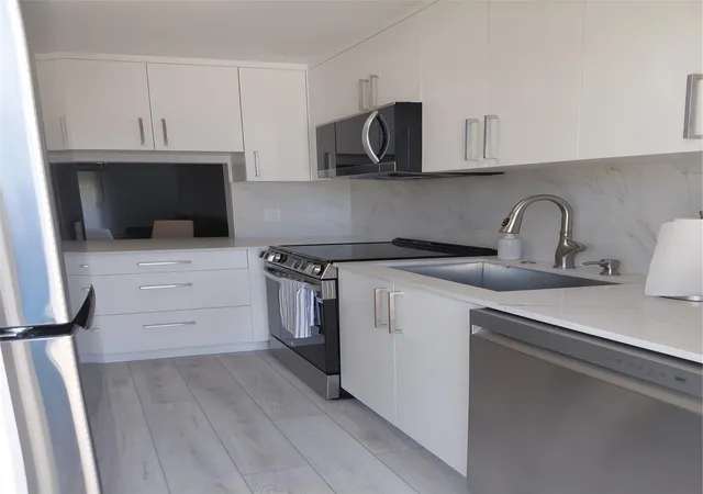 Homes for sale in Lighthouse Point, FL | 1951 Ne 39Th St #127, Lighthouse Point, FL 33064 | MLS# F10549105