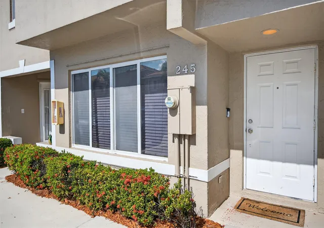 Homes for sale in Weston, FL | 245 Riviera Cir #245, Weston, FL 33326 | MLS# F10551191