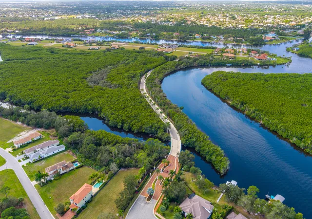 2nd image of 150 Se Fiore Bello, Port St Lucie, FL 34952 | MLS# R11162251