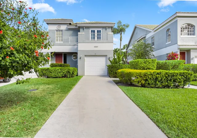 1st image of 10267 N Andover Coach Ln #A2, Lake Worth, FL 33449 | MLS# R11162338