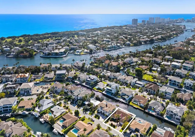 3rd image of 520 Phillips Dr, Boca Raton, FL 33432 | MLS# F10551329