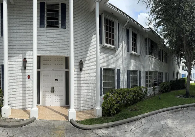 Homes for sale in Fort Lauderdale, FL | 2171 Ne 66Th St #801, Fort Lauderdale, FL 33308 | MLS# F10551415