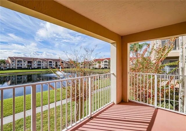 Homes for sale in Vero Beach, FL | 1640 N 42Nd Cir #206, Vero Beach, FL 32967 | MLS# R11162543