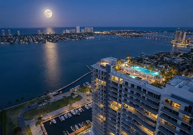 4th image of 220 Lake Shore Dr #1011, Lake Park, FL 33403 | MLS# R11162548