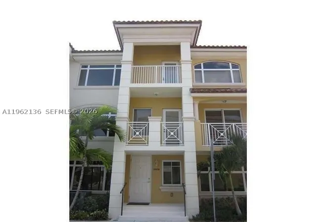Photo 2 of Townhouse for sale at 18402 Ne 27 Ct #124, Aventura, FL 33160 | MLS# A11962136 | Listing updated on 2026-07-27