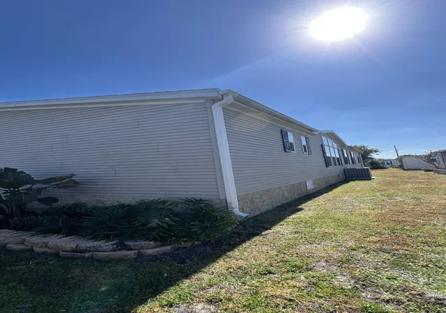 61st image of 621 Puffin Dr, Barefoot Bay, FL 32976 | MLS# R11162578