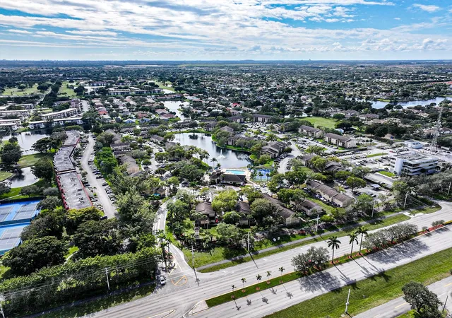 2nd image of 450 Palm Circle #106, Pembroke Pines, FL 33025 | MLS# R11162585