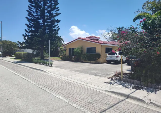 1st image of 2210 Ne 36th St #A&b, Lighthouse Point, FL 33064 | MLS# R11162542