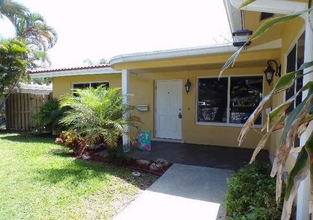 2nd image of 2210 Ne 36Th St, Lighthouse Point, FL 33064