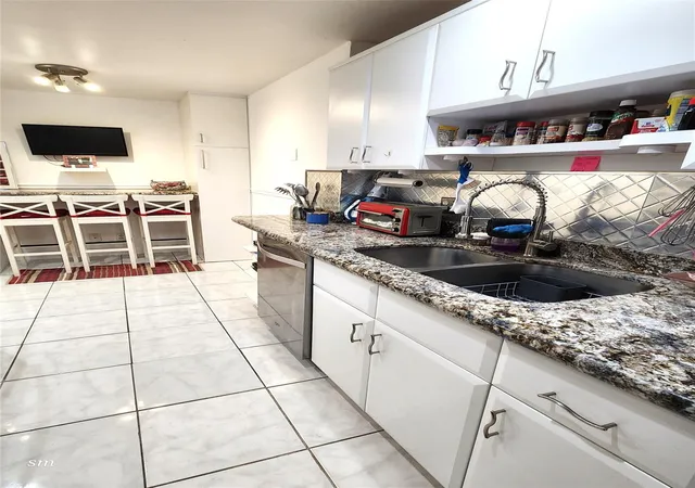 3rd image of 4400 Hillcrest Dr, North Lauderdale, FL 33021