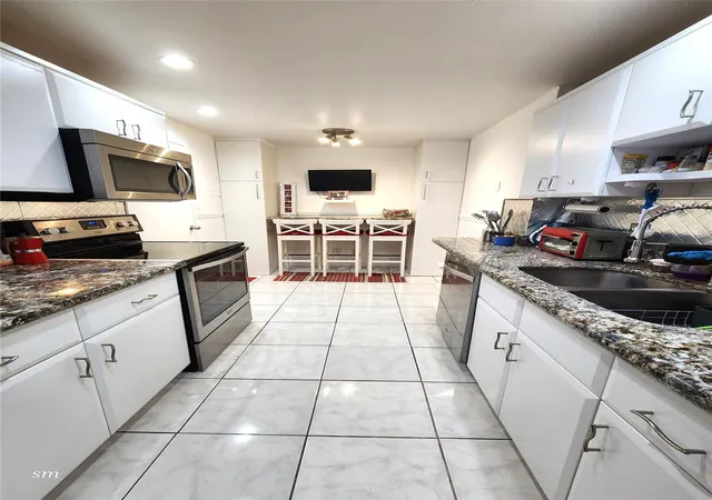 5th image of 4400 Hillcrest Dr, North Lauderdale, FL 33021