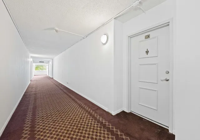 Homes for sale in Weston, FL | 140 Lakeview Dr #103, Weston, FL 33326 | MLS# F10551663