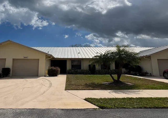 Homes for sale in Hobe Sound, FL | 7667 Se Sugar Sand Cir, Hobe Sound, FL 33455 | MLS# R11162919
