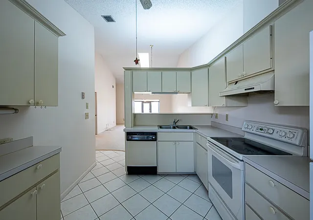 Homes for sale in Hobe Sound, FL | 7667 Se Sugar Sand Cir, Hobe Sound, FL 33455 | MLS# R11162919
