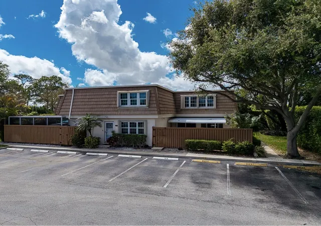 Homes for sale in Palm Beach Gardens, FL | 4300 Hazel Ave #D, Palm Beach Gardens, FL 33410 | MLS# R11162928