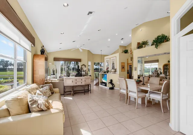 Homes for sale in Boynton Beach, FL | 6862 Swansea Ln, Boynton Beach, FL 33472 | MLS# R11162956