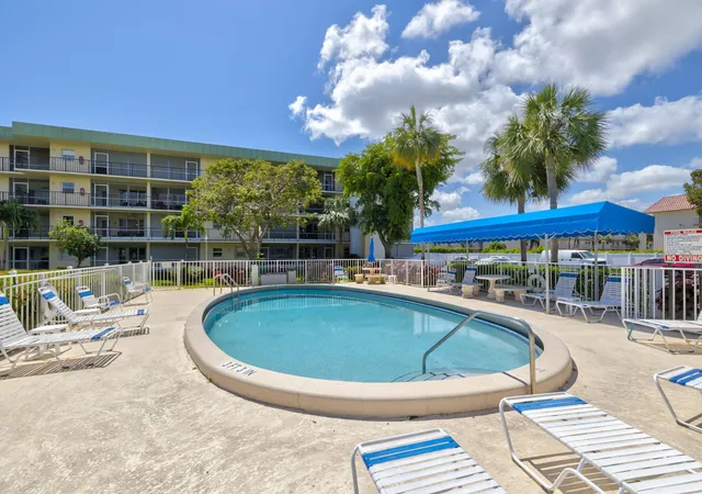1st image of 806 Se 7th St #201, Deerfield Beach, FL 33441 | MLS# R11163033