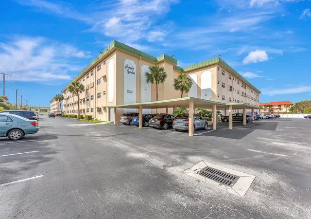 2nd image of 806 Se 7th St #201, Deerfield Beach, FL 33441 | MLS# R11163033