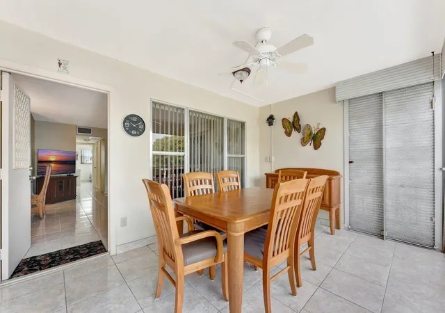 4th image of 806 Se 7Th St #201, Deerfield Beach, FL 33441 | MLS# R11163033