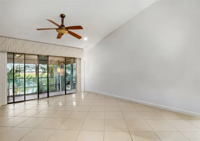 Homes for sale in Weston, FL | 16131 Laurel Dr #33, Weston, FL 33326 | MLS# F10550325