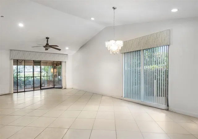 Homes for sale in Weston, FL | 16131 Laurel Dr #33, Weston, FL 33326 | MLS# F10550325
