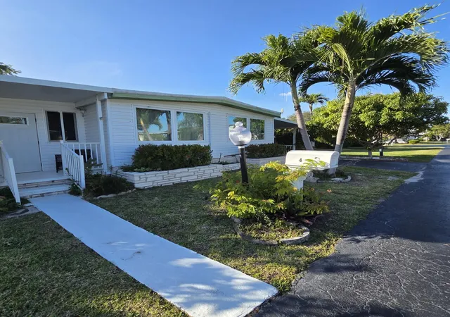 3rd image of 4501 Nw 68Th St, Coconut Creek, FL 33073 | MLS# R11163195