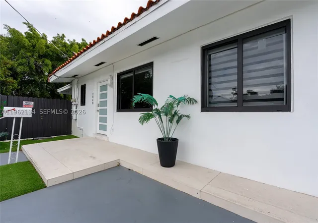 3rd image of 2840 Nw 13Th St, Miami, FL 33125 | MLS# A11962134