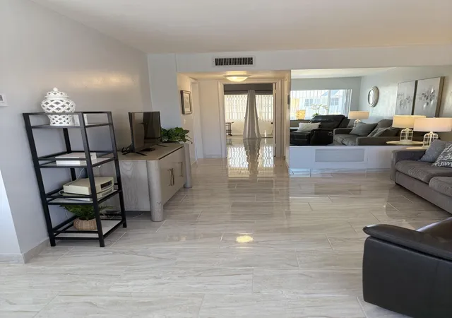 2nd image of 3280 Lake Osborne Dr, Lake Worth Beach, FL 33461
