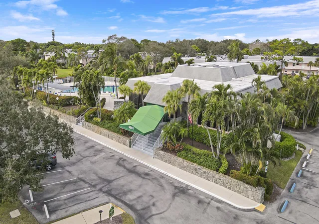 17th image of 18081 Se Country Club Dr #259, Tequesta, FL 33469 | MLS# R11163557