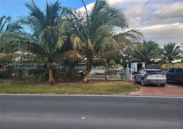 2nd image of 23801 Sw 217th Ave, Homestead, FL 33031 | MLS# A11963907