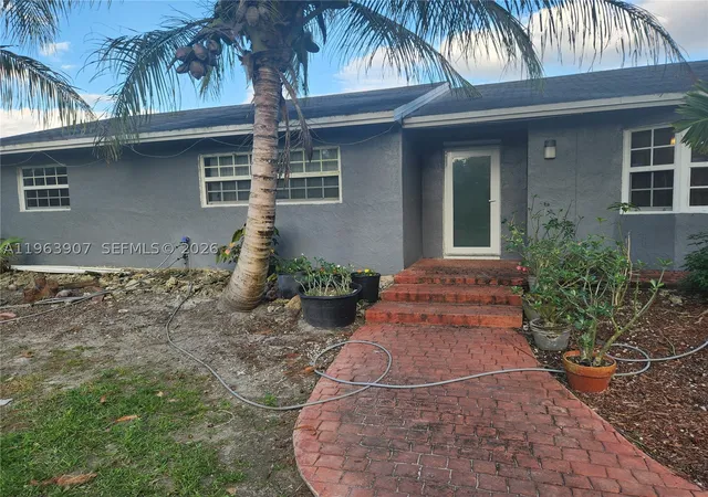 3rd image of 23801 Sw 217Th Ave, Homestead, FL 33031 | MLS# A11963907